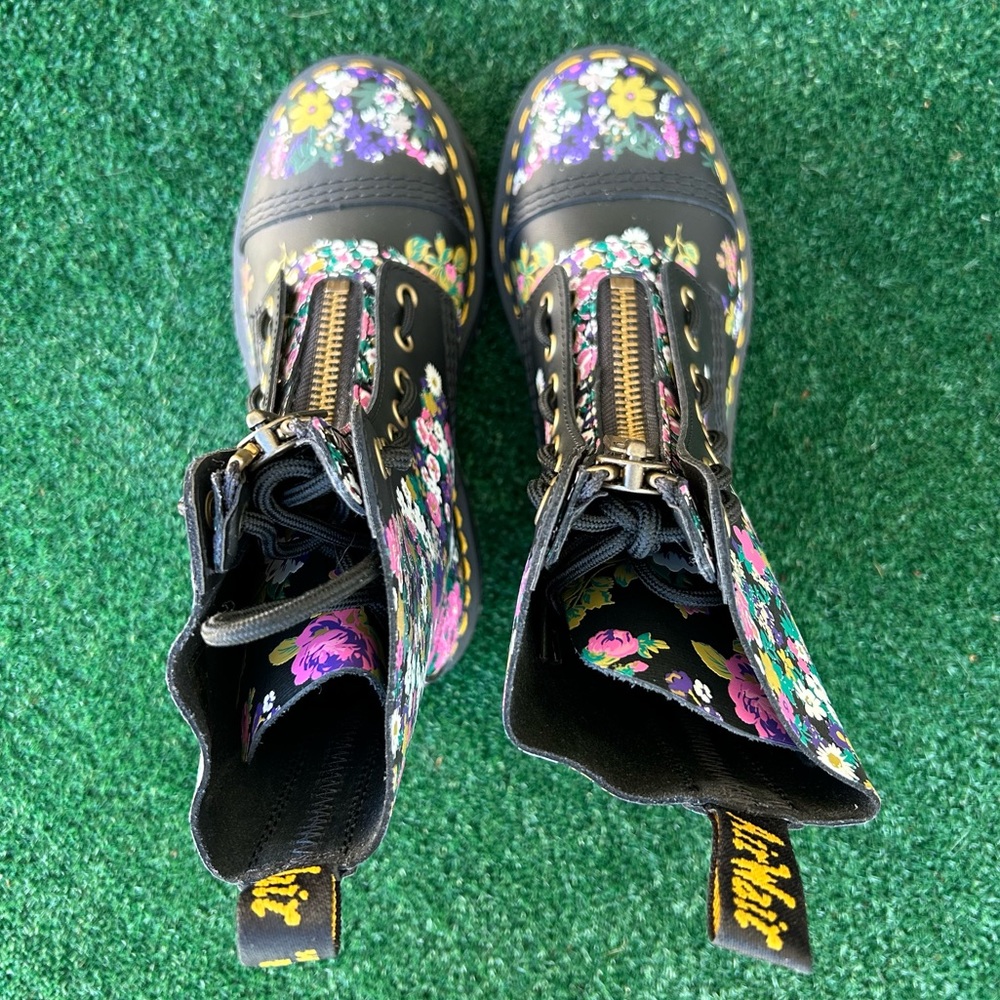 NWT Dr. Martens Sinclair Hi 10 Eye Quad Platform Boot Leather Floral Black 6 - Picture 9 of 14